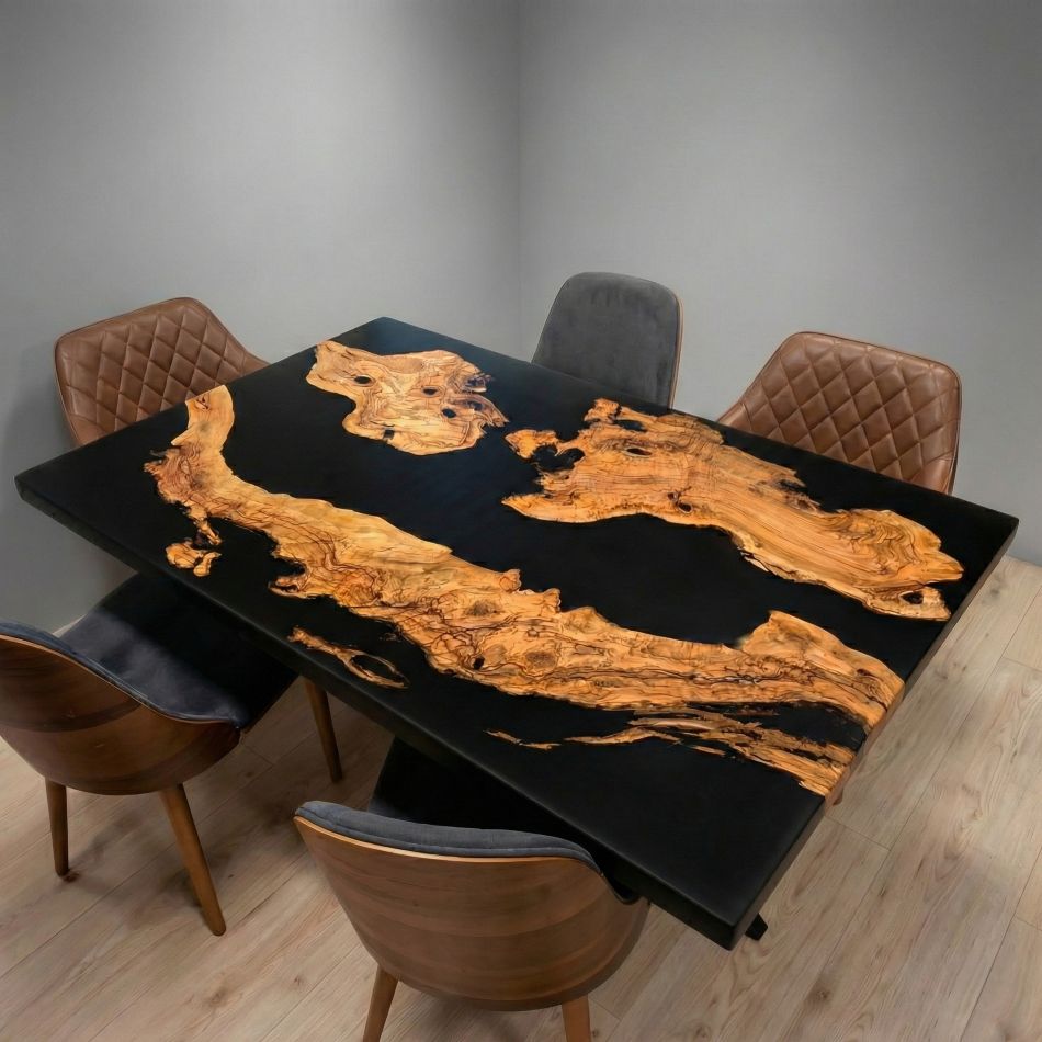 Table à manger en résine époxy noire mate – Bois massif à bord naturel